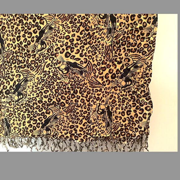 Stylish Abstract leopard Print Scarf- Polyester Blend Rectangle with fringed end - Picture 6 of 6